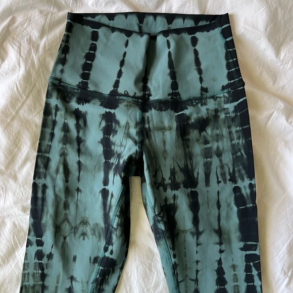 Lulu Wunder Under Leggings - Picture 4 of 4